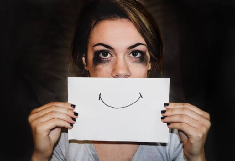 10 Relationship Red Flags Not to Ignore